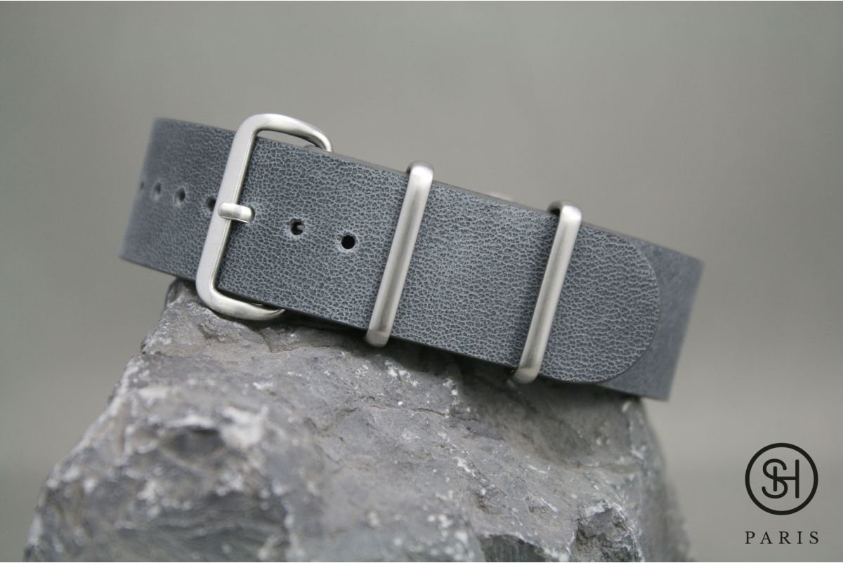 Grey SELECT-HEURE leather NATO watch strap, brushed stainless steel buckle
