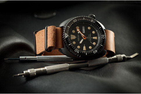 Bracelet montre NATO cuir SH Marron Or, boucles acier inox PVD noir